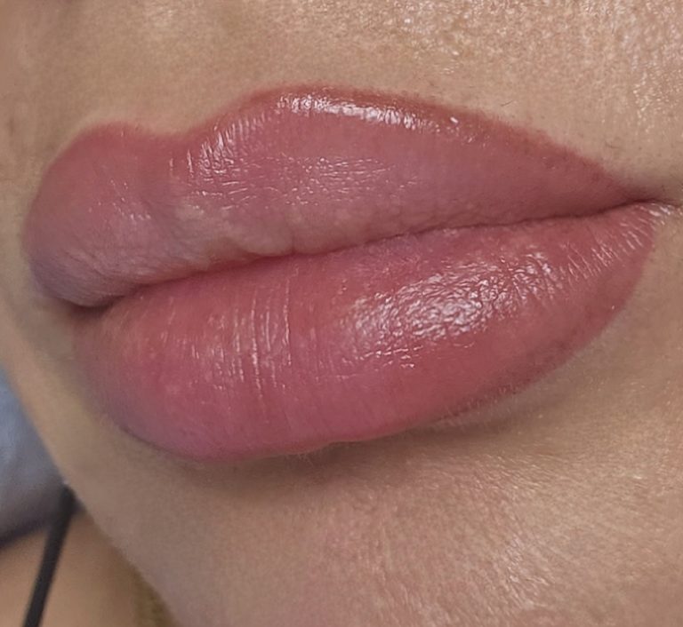 lip blushing
